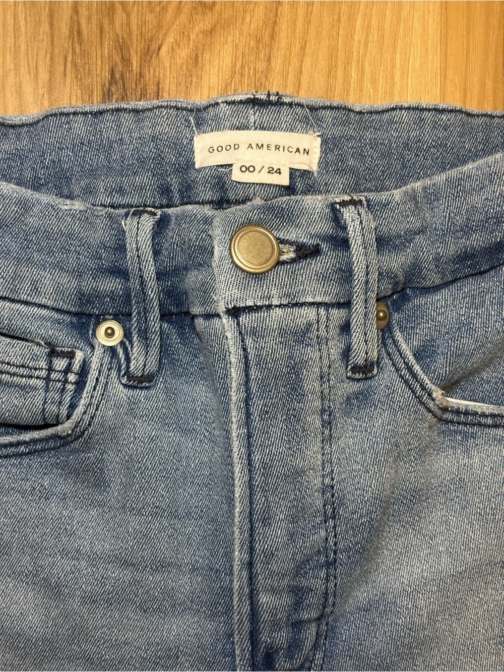 Good American Light Blue Frayed-Hem Cropped Jeans - Picture 5 of 16